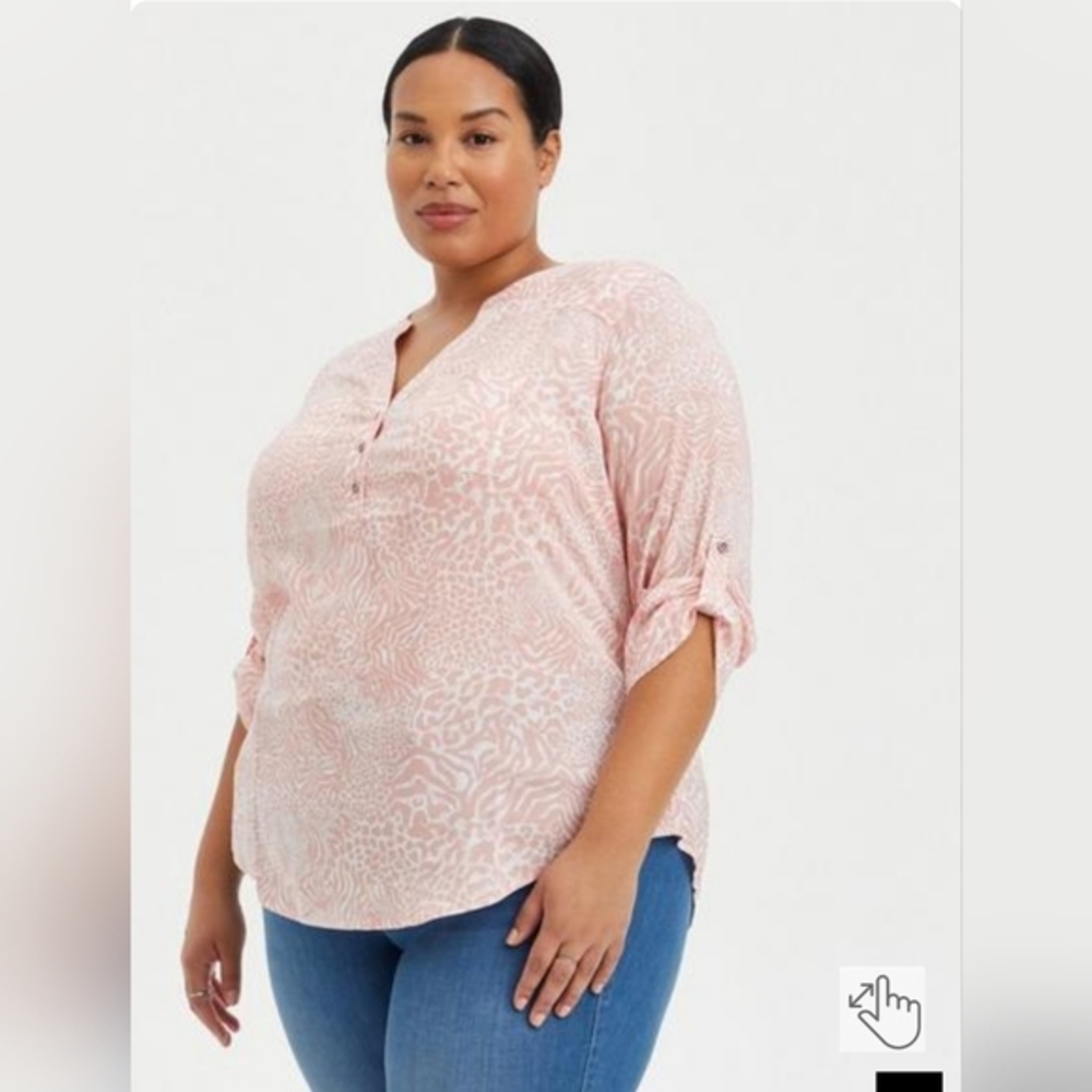 Torrid Harper Pullover Blouse - Challis Animal Pink Size 3 NWT